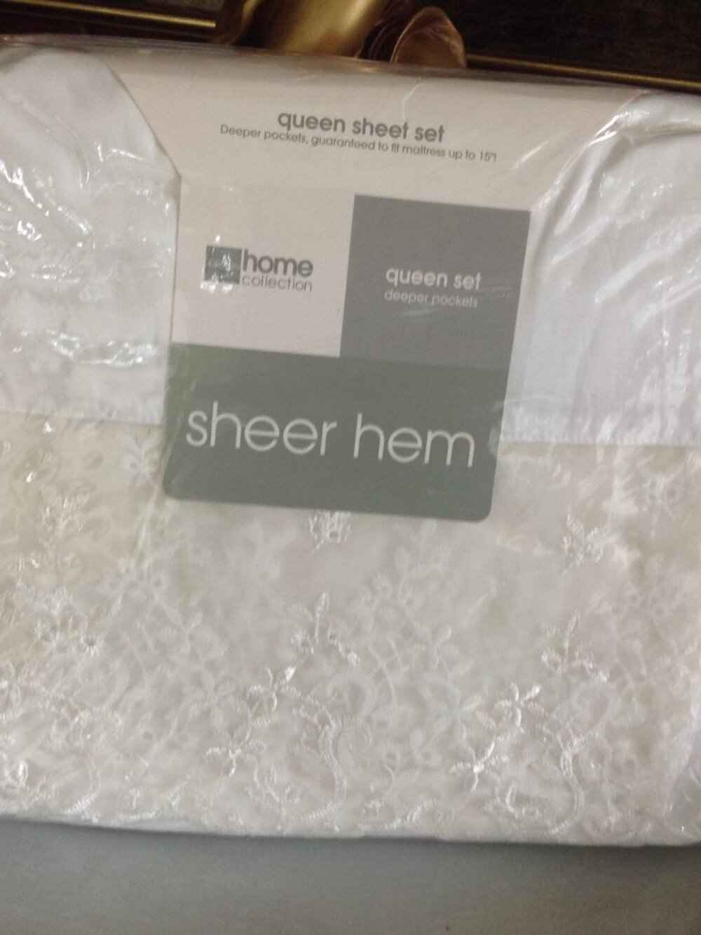 Vintage Queen Sized Deep Pocket Lace Trimmed Sheet Set